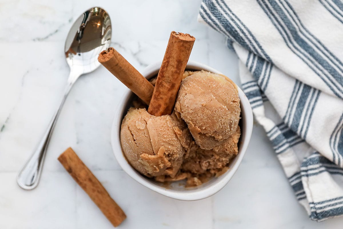 Helado de canela con especias