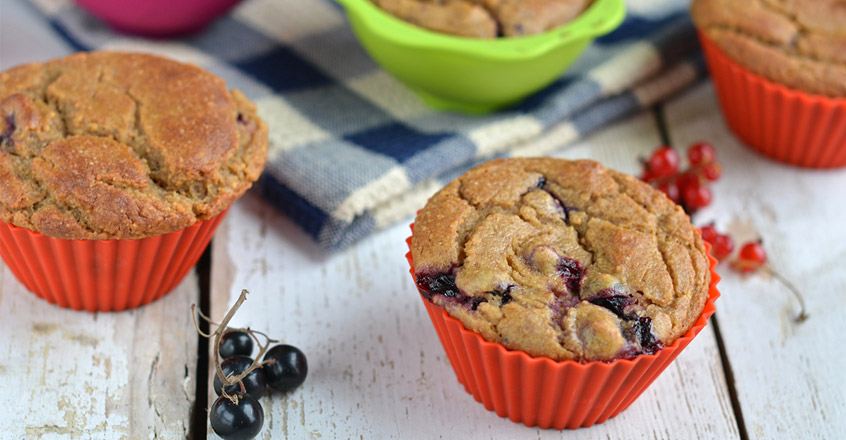 Millet-Buckwheat Muffins with Blackcurrants