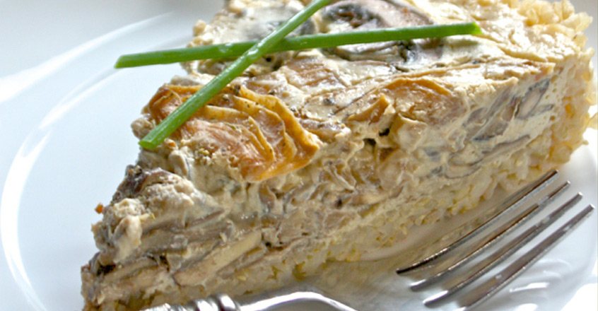 Tarta de hongos y cebolla con corteza de arroz integral