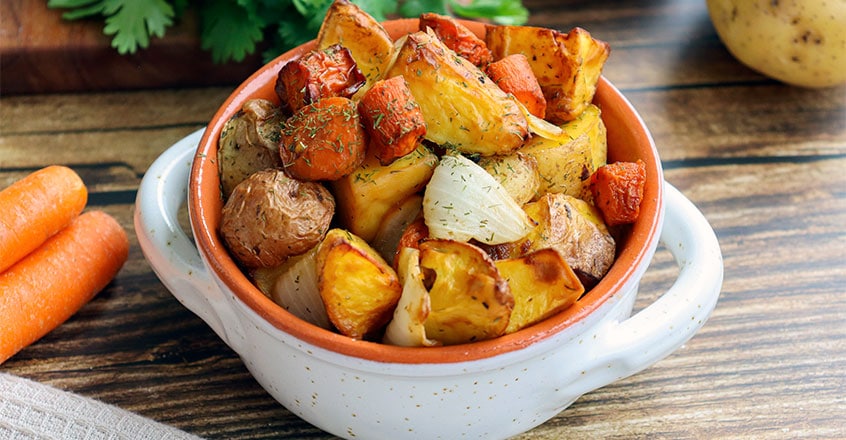 Zanahorias, papas y cebollas asadas