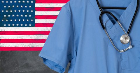 Doctora con esclerosis múltiple hace una cinta sobre el colapso de la atención médica de Estados Unidos