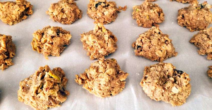 Easy Oatmeal Holiday Cookies - Center for Nutrition Studies