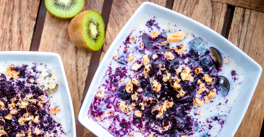 Tazón fácil y rápido de avena para el desayuno