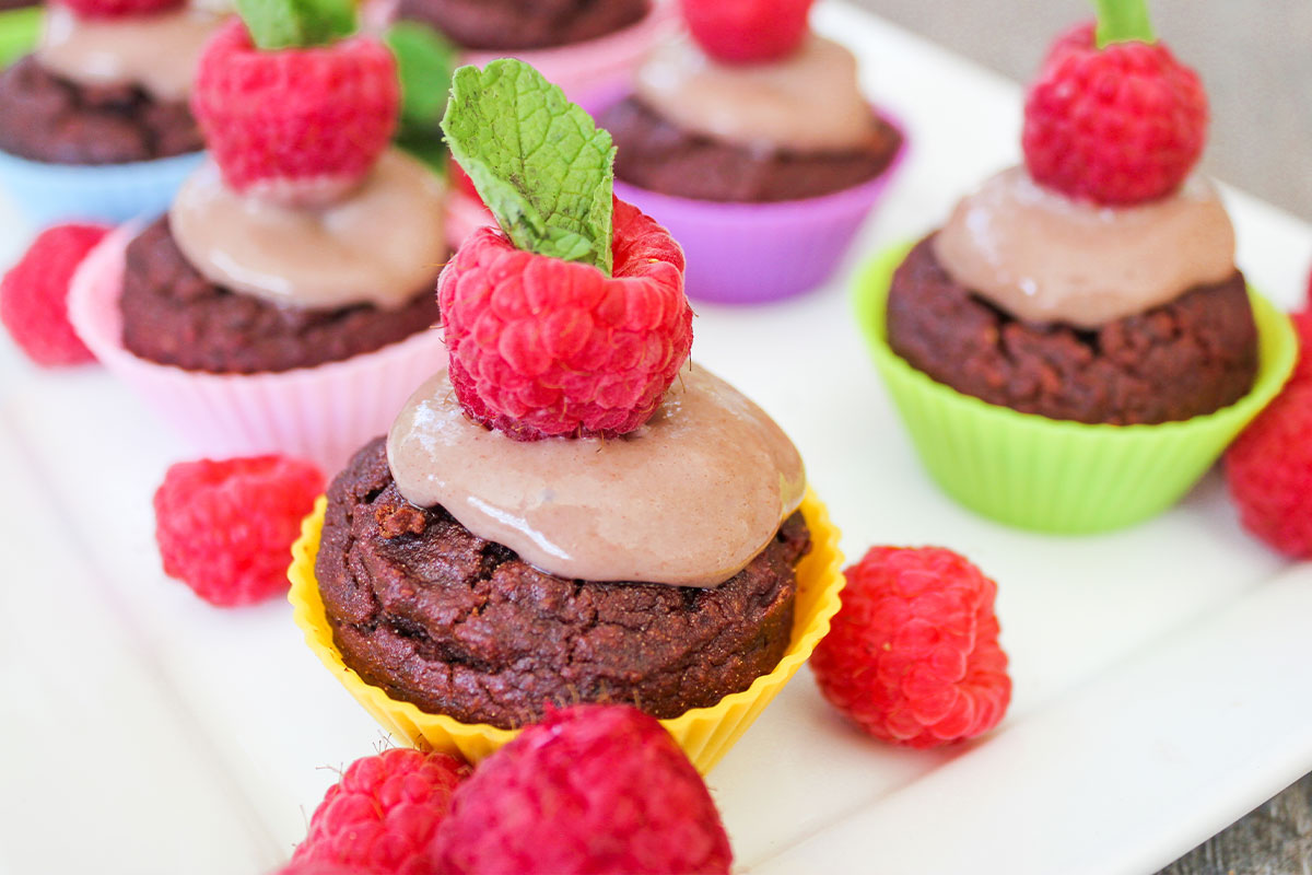Fabulous Chocolate Cupcakes With Mousse Frosting