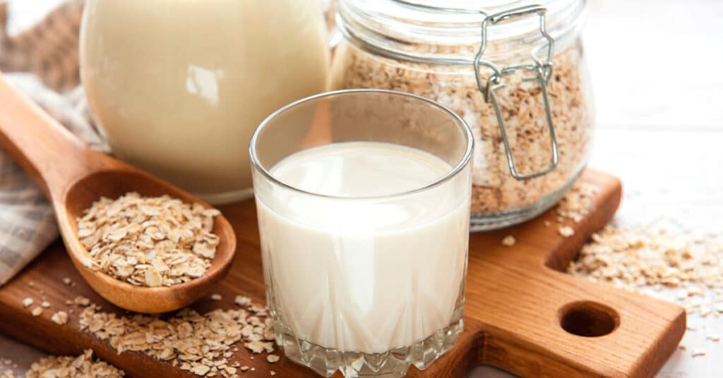 LECHE DE AVENA casera o bebida de avena. Cómo hacer leche vegetal