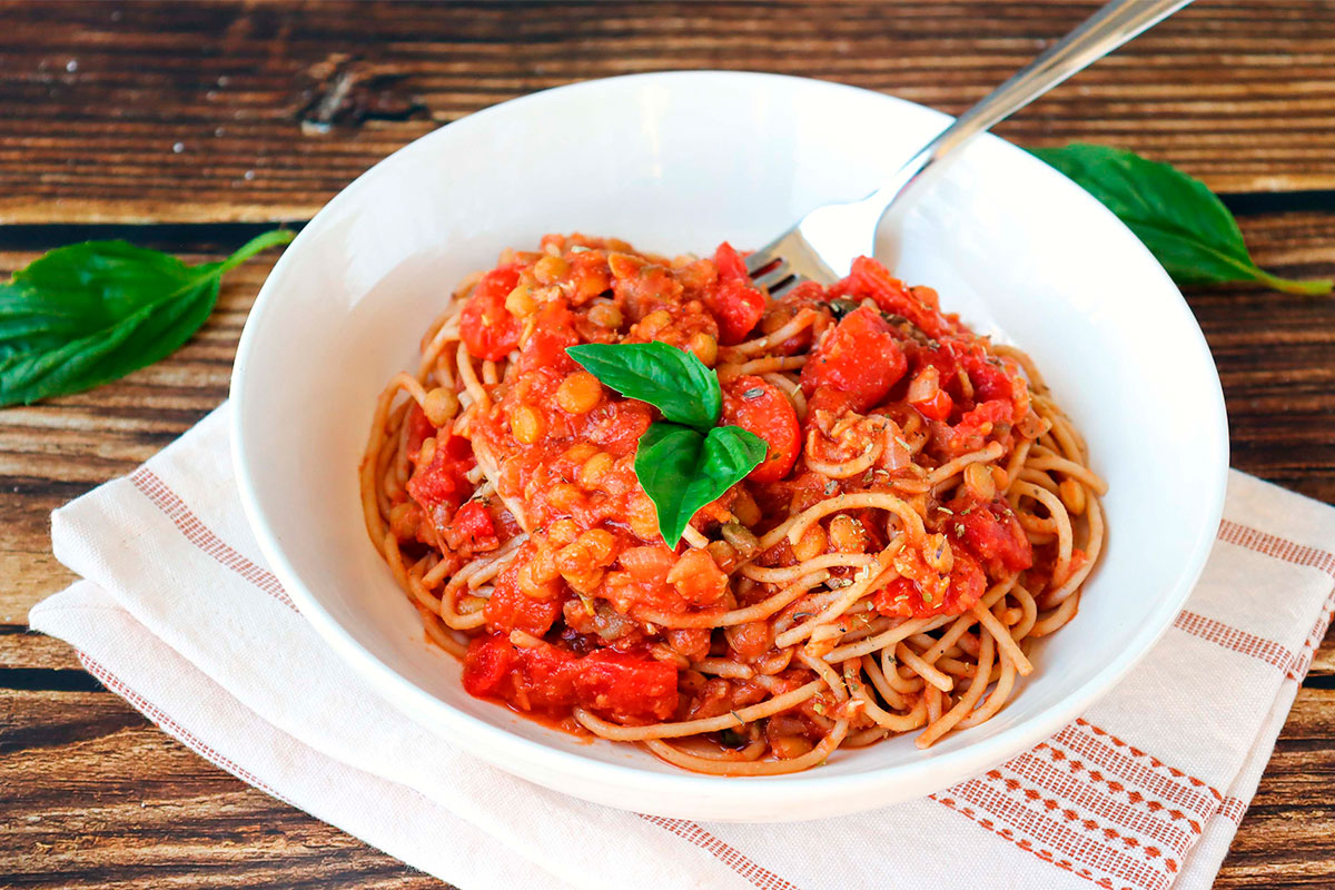 One-Pot Lentil Bolognese Pasta - Center for Nutrition Studies