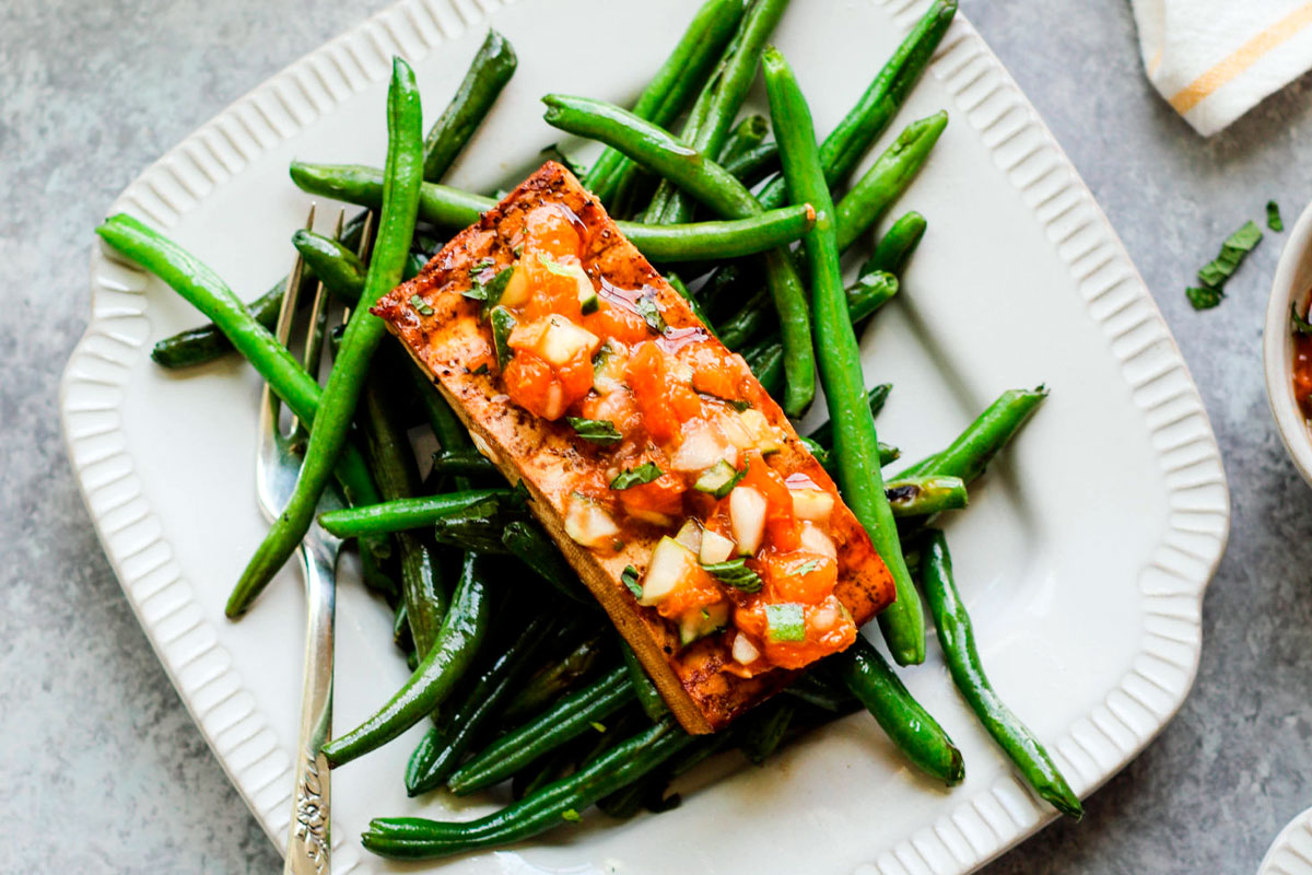 Filetes de tofu con compota de albaricoque y menta