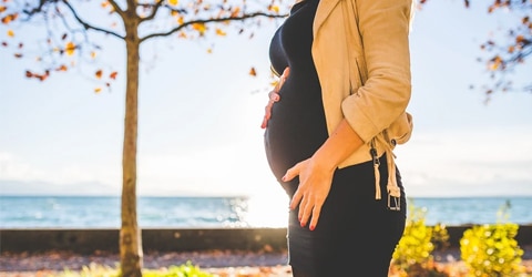 ¿Las mujeres embarazadas y en periodo de lactancia deberían tomar suplementos de DHA?