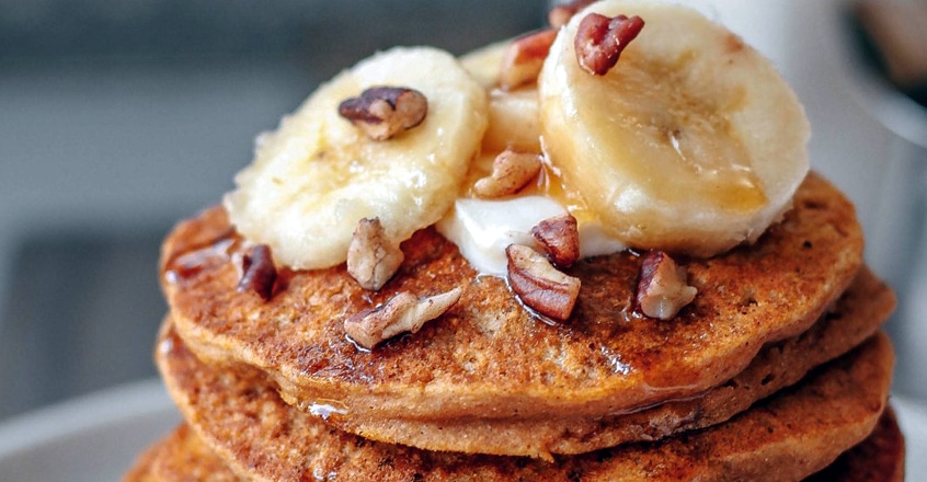 Healthy Pumpkin Spice Pancakes