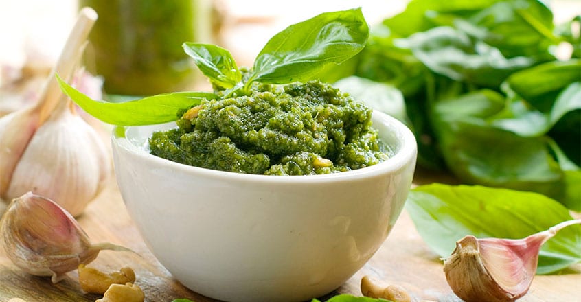 Pesto de escapos de ajo