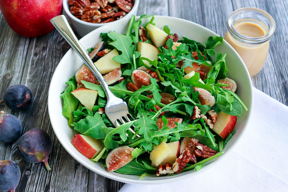 Ensalada de arúgula con manzana e higos