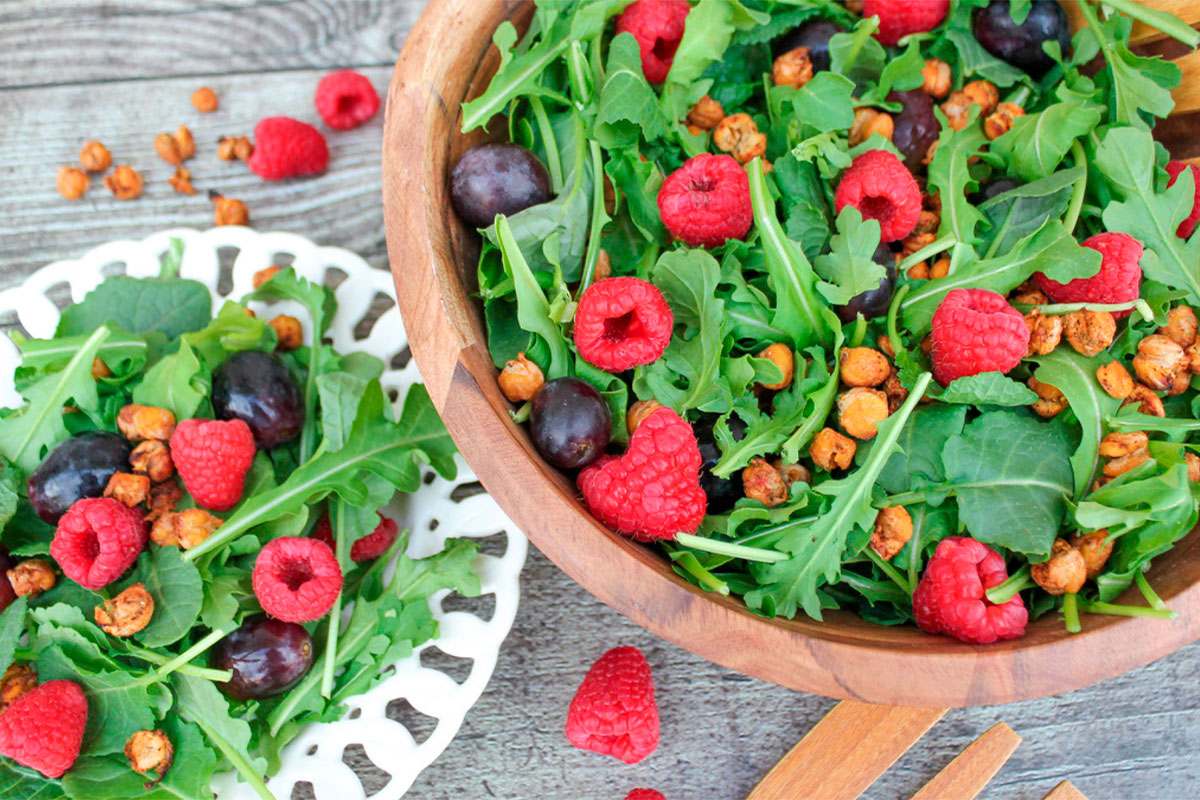Green Salad with Raspberries and Roasted Chickpeas